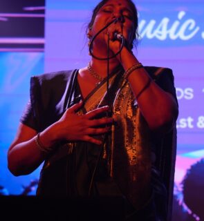 Niche (Anisha Lakshmanan)