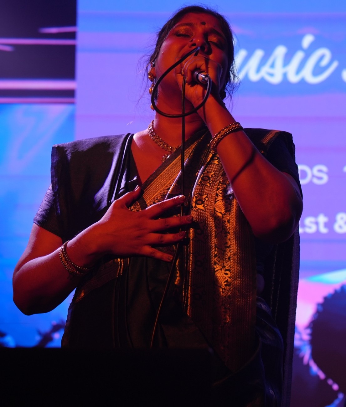 Niche (Anisha Lakshmanan)